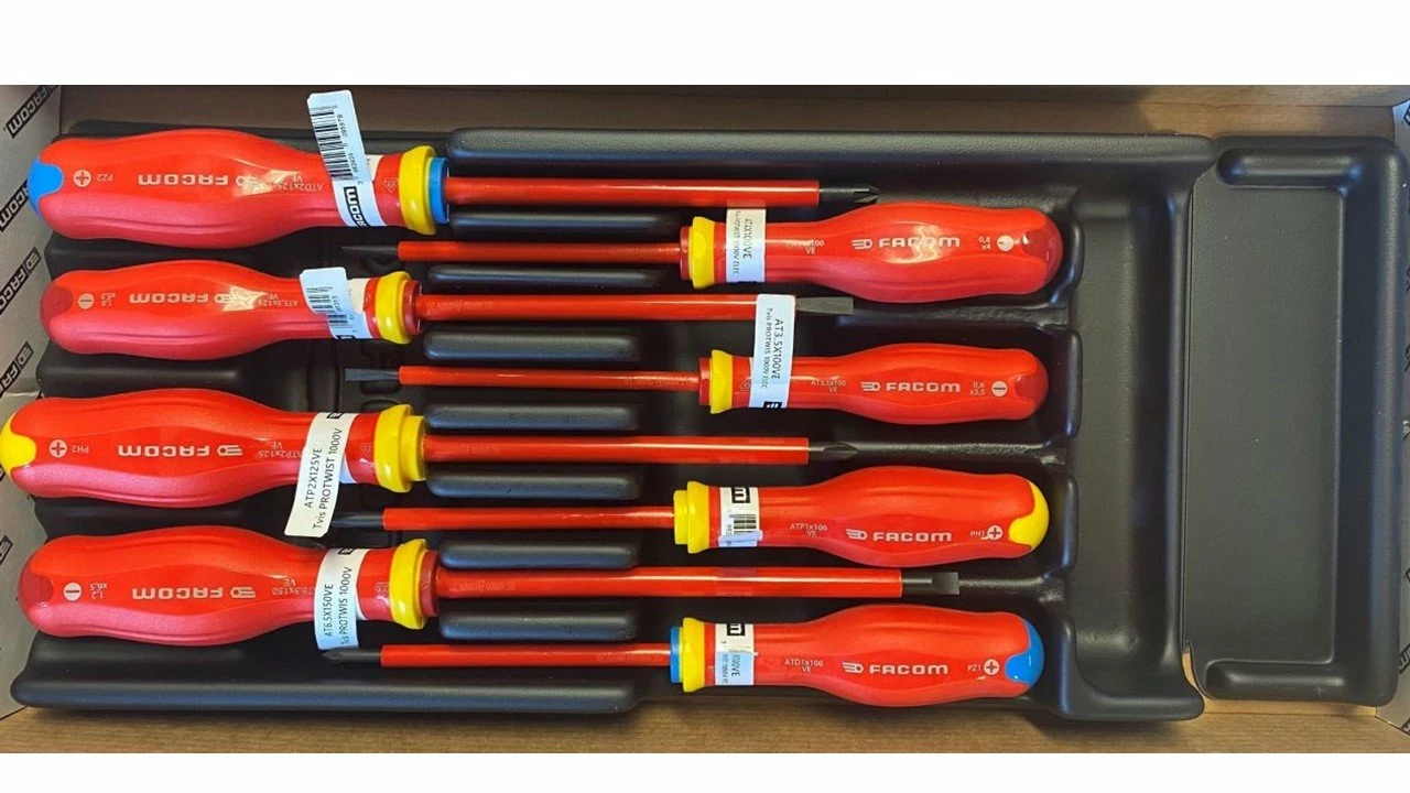 Facom MOD.AT1VE 8 Piece Protwist 1000V VDE Insulated Screwdriver Set Supplied In Plastic Module Tray SL/PH/PZ 3 Facom MOD.AT1VE 8 Piece Protwist 1000V VDE Insulated Screwdriver Set Supplied In Plastic Module Tray SL/PH/PZ